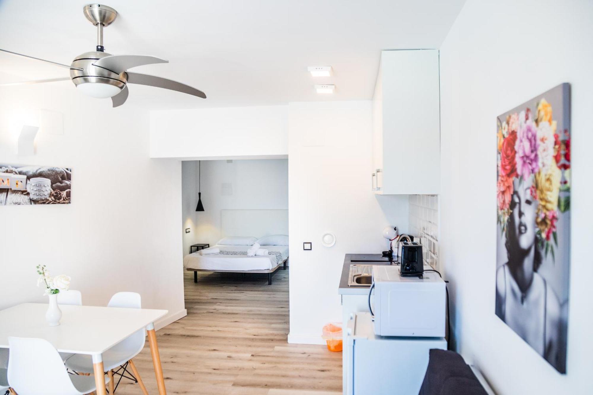 Jacaranda Apartments & Studios Es Cana Kültér fotó
