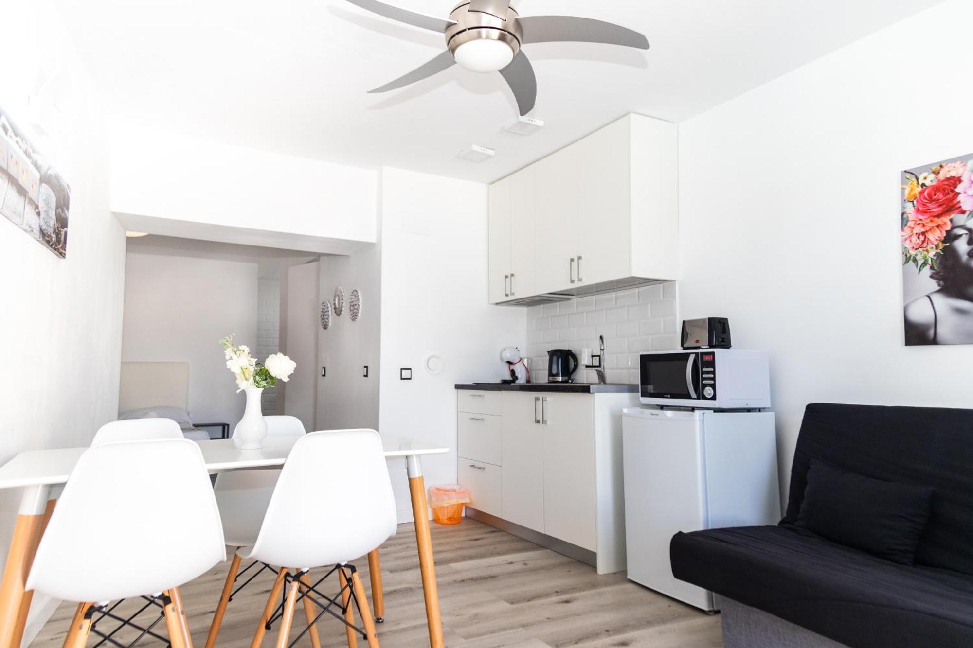 Jacaranda Apartments & Studios Es Cana Kültér fotó